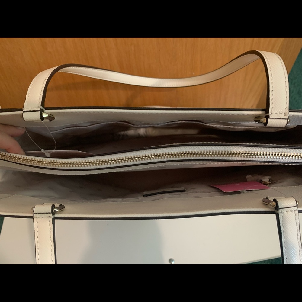 Brand new Kate spade purse. Tags still on. - Picture 4 of 5